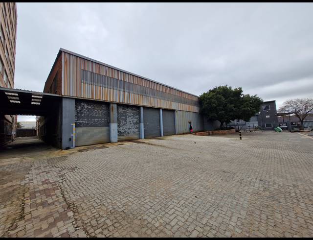 2,722M² WAREHOUSE TO LET IN BENROSE